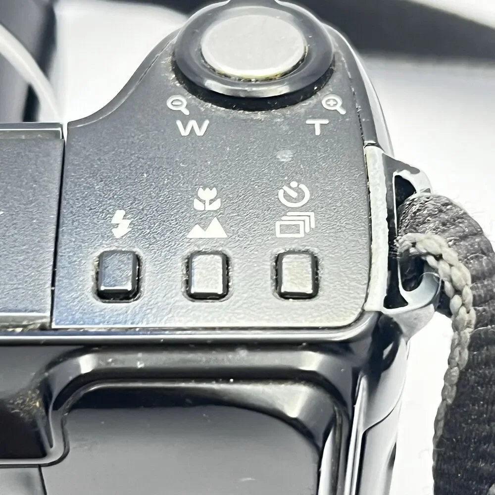 Kodak Z8612 IS Easy Share 8.1MP 12x Zoom Camera w/ Case & Charger- Works Great!